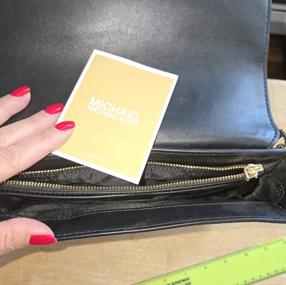 Michael Kors Black Jet Set Crossbody Bag - Picture 5 of 6